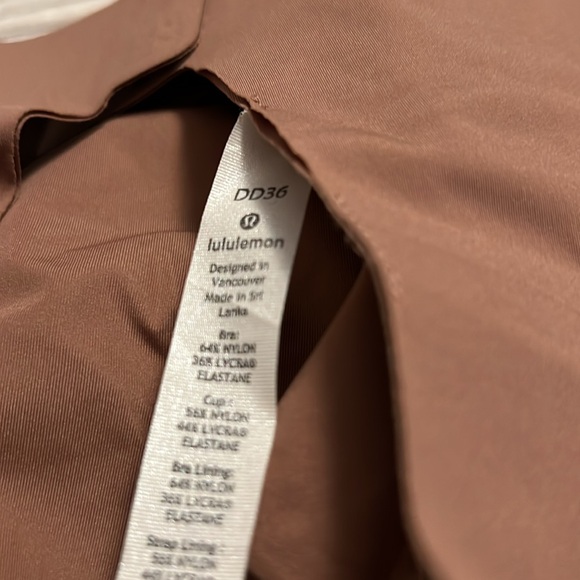 Lululemon - Picture 3 of 3